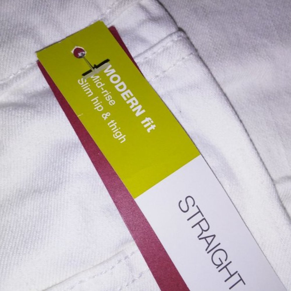 Merona Jeans Womens Size 18 White Modern Straight Mid Rise Slim Hip & Thigh - Picture 10 of 13